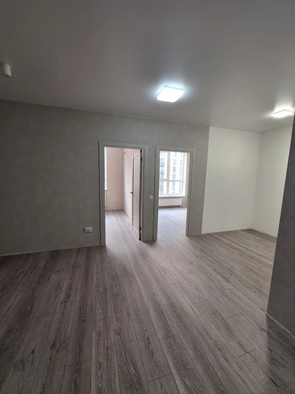 2-bedroom apartment with new renovation, 2% off! Certificate