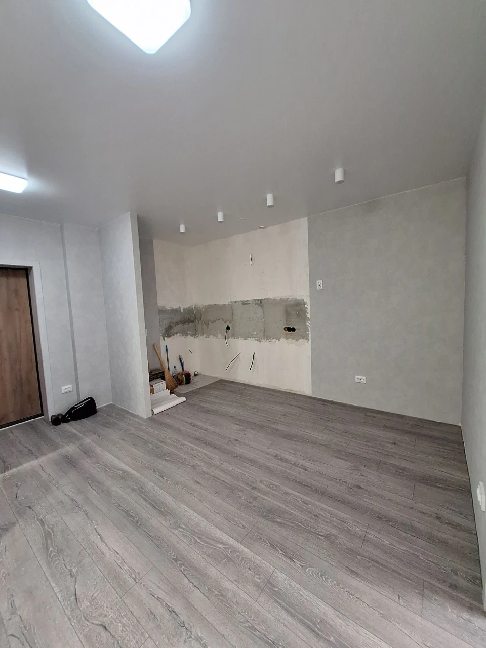 2-bedroom apartment with new renovation, 2% off! Certificate