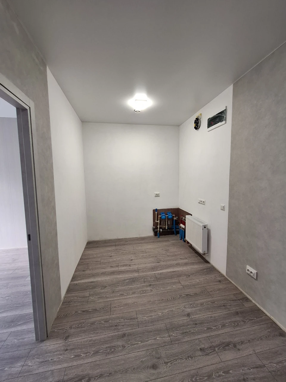 2-bedroom apartment with new renovation, 2% off! Certificate