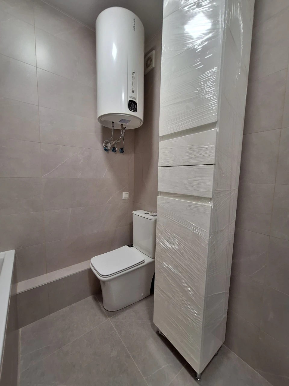 2-bedroom apartment with new renovation, 2% off! Certificate