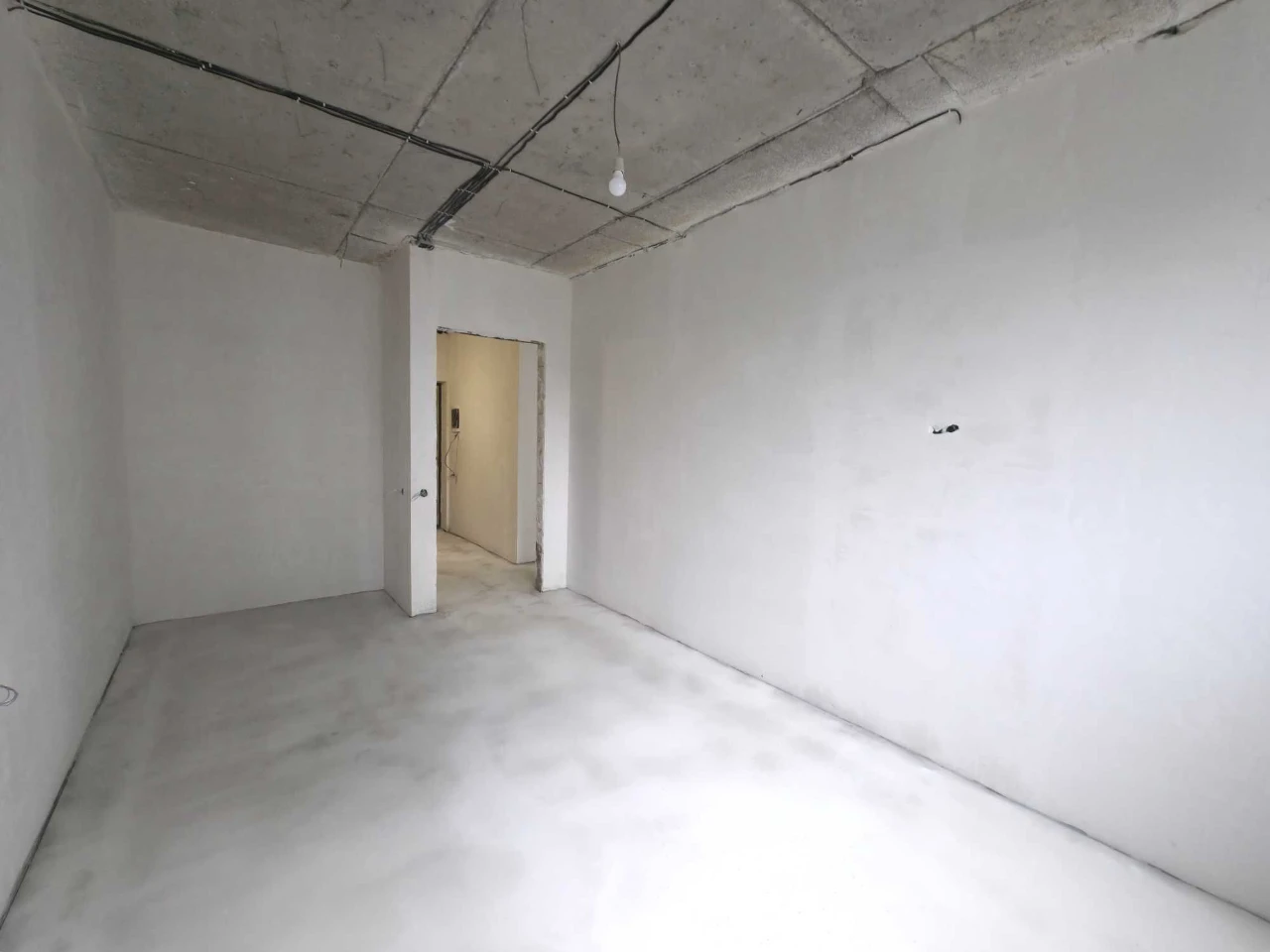 Central Park. For sale 1-bedroom 43sqm apartment with initial renovation
