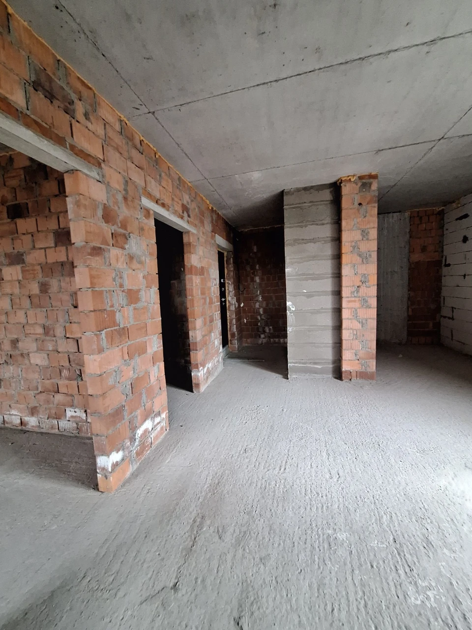 Продається унікальна 2-кімнатна квартира з панорамною терасою 45,5 м²! Ірпень