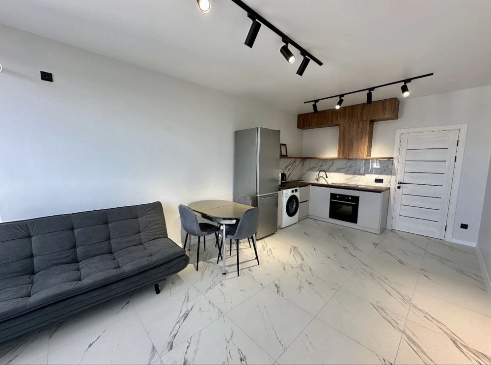 Spacious panoramic 2-bedroom apartment with new renovation in Central