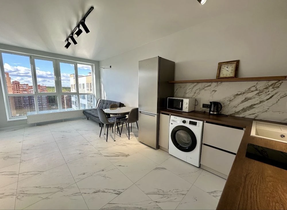 Spacious panoramic 2-bedroom apartment with new renovation in Central