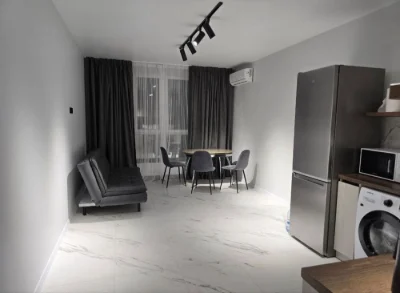 Spacious panoramic 2-bedroom apartment with new renovation in Central