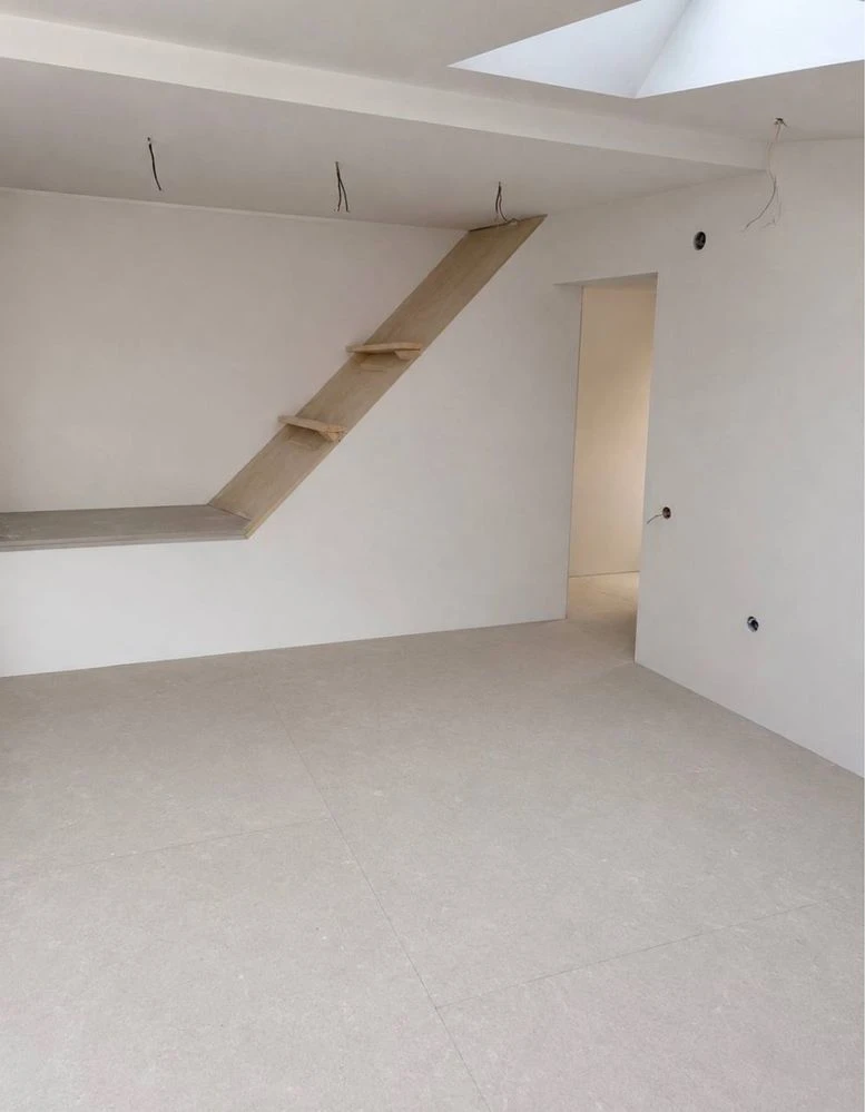 Certificate-Yes, 3-room apartment with Partial Renovation at a Good Price
