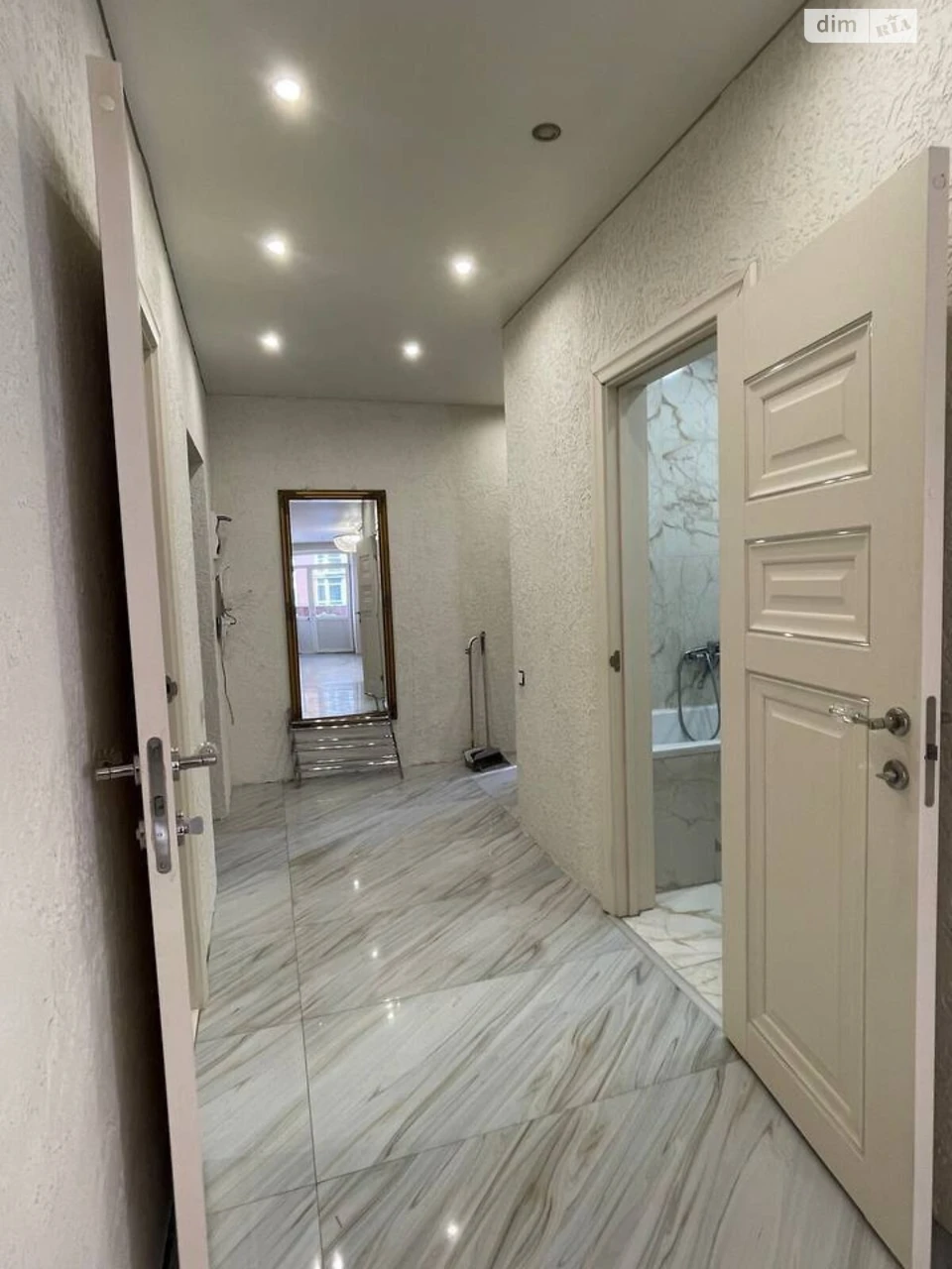 Apartment for Sale - Romaniwka