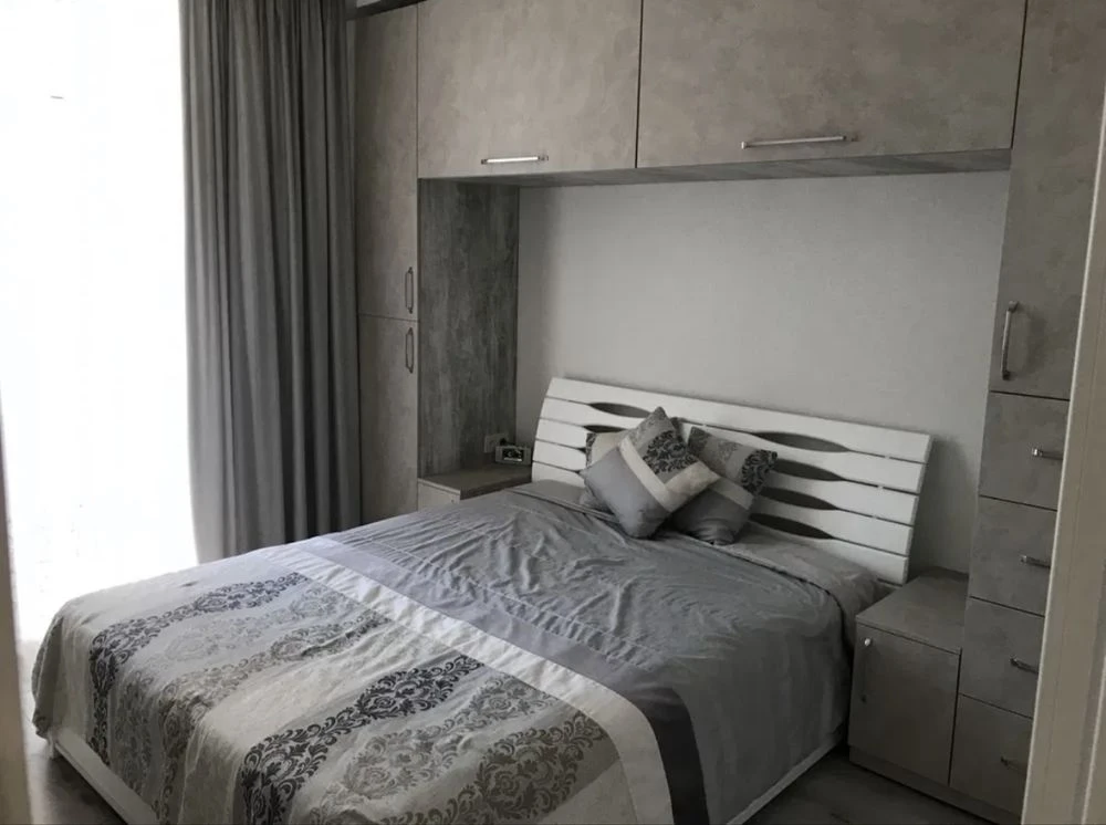 3 room apartment with Quality Renovation in a Developed Area! No Commission