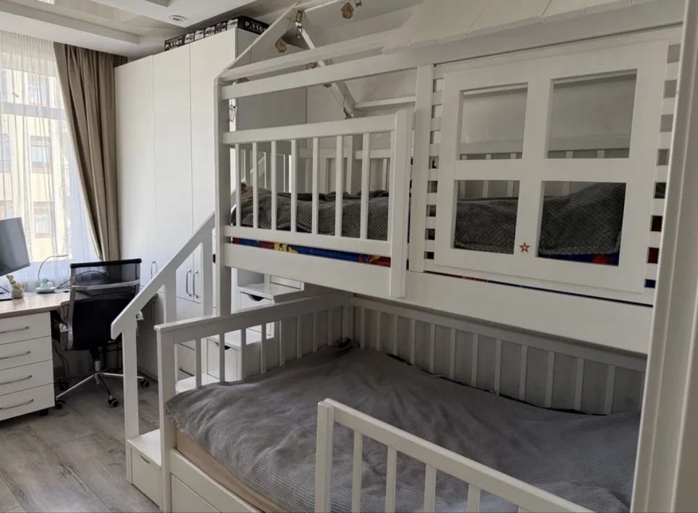 3 room apartment with Quality Renovation in a Developed Area! No Commission