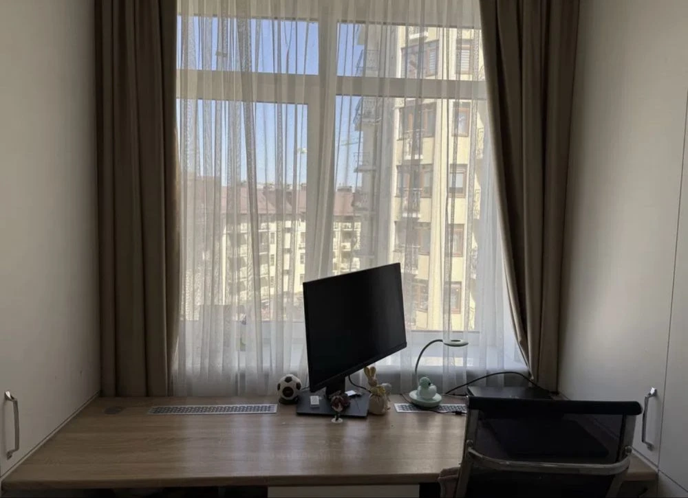 3 room apartment with Quality Renovation in a Developed Area! No Commission
