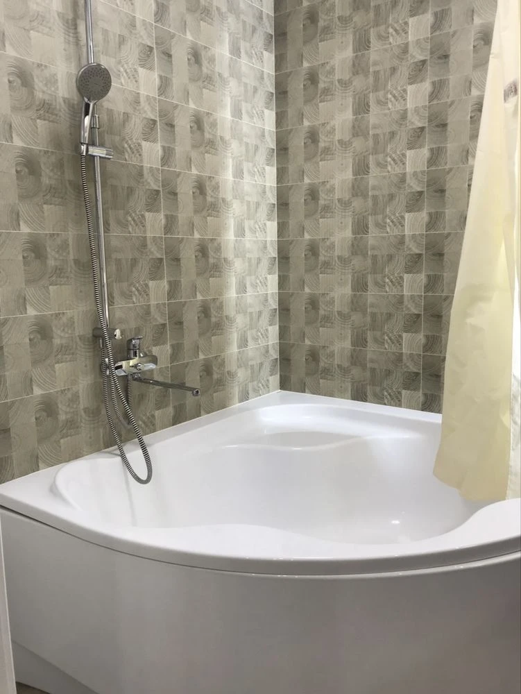 3 room apartment with Quality Renovation in a Developed Area! No Commission