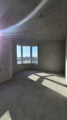 Продаж 2-кімнатної квартири 61 м² з документами. Вид на сосни.