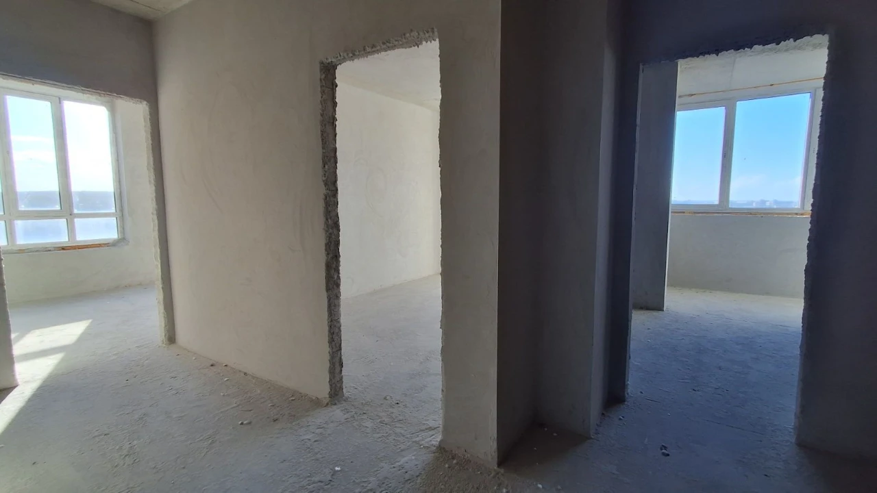 Продаж 2-кімнатної квартири 61 м² з документами. Вид на сосни.