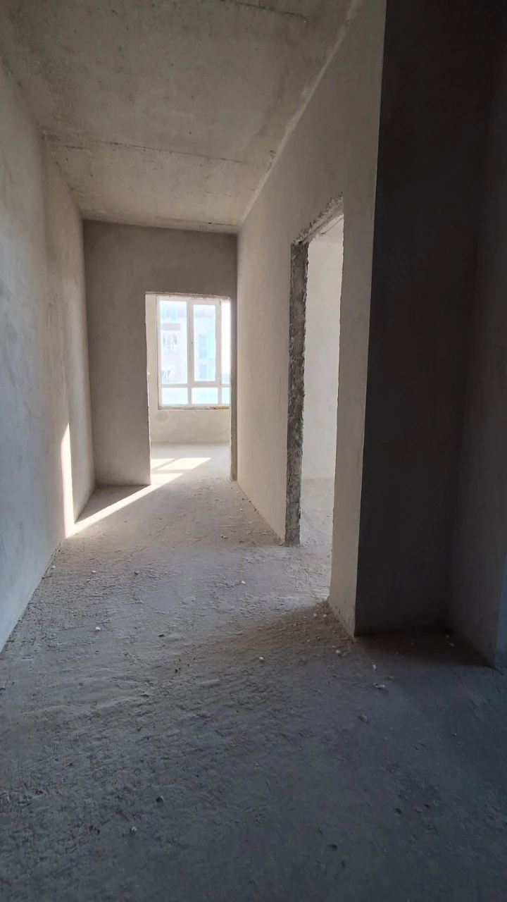 Продаж 2-кімнатної квартири 61 м² з документами. Вид на сосни.