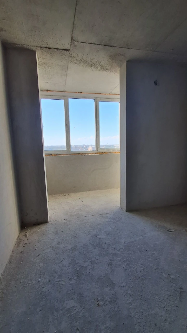 Продаж 2-кімнатної квартири 61 м² з документами. Вид на сосни.