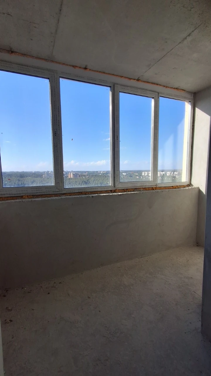 Продаж 2-кімнатної квартири 61 м² з документами. Вид на сосни.