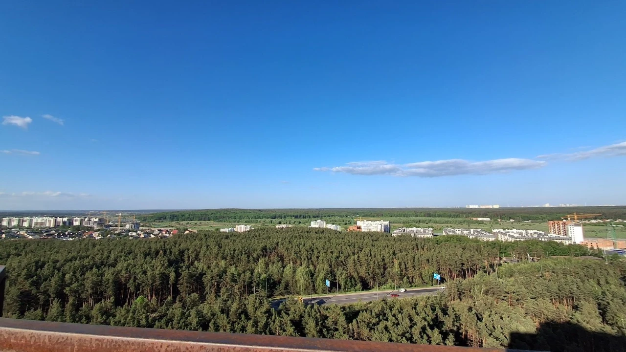 Продаж 2-кімнатної квартири 61 м² з документами. Вид на сосни.