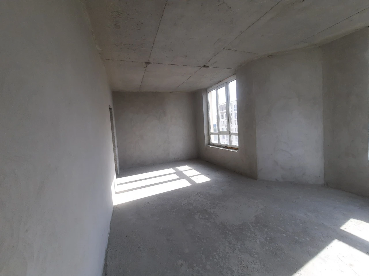 Продаж 2-кімнатної квартири 61 м² з документами. Вид на сосни.