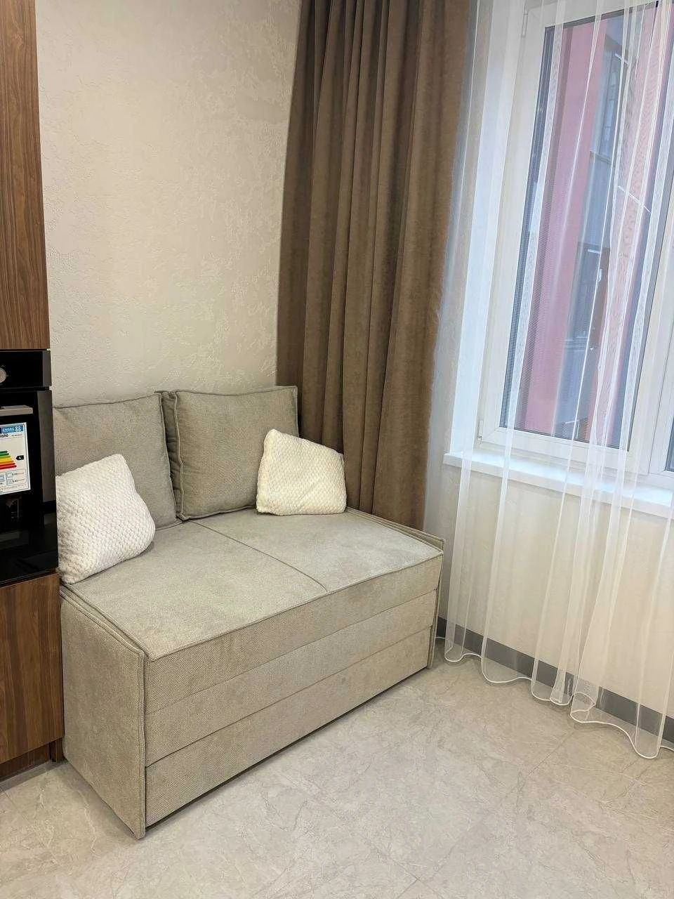 Ideal Apartment in an Ideal Complex