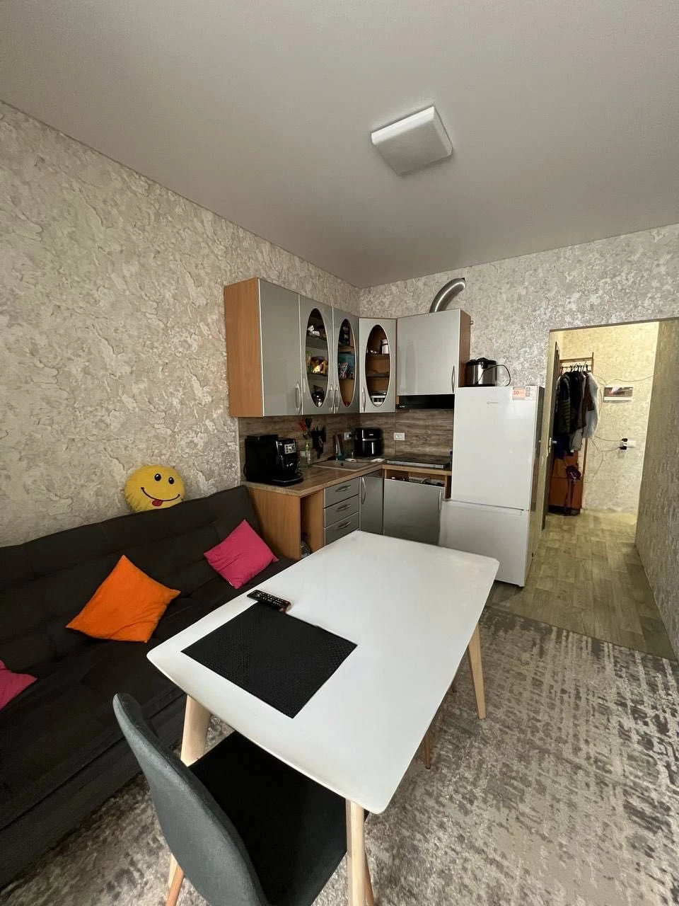 Announcement of a new 1-bedroom apartment with renovation in a new complex. State-owned.