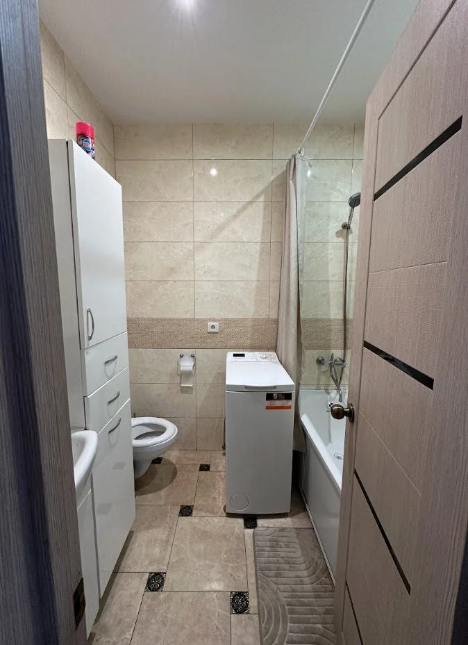 SELLING!! Euro-2 room apartment renovated! Individual