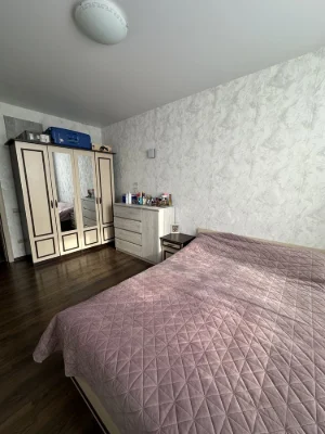 1-кімнатна квартира, 42 м2. Газ. Мінімальне оформлення.