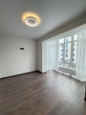 One-bedroom apartment with new renovation! Furniture and appliances! GAS! BALCONY!