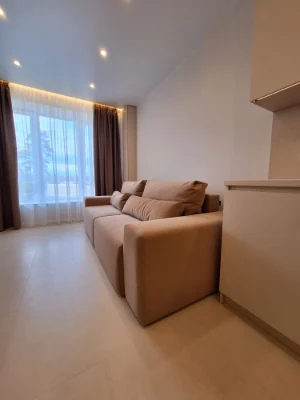 For Sale: 2-bedroom apartment, 42 sq m, with a new designer renovation!