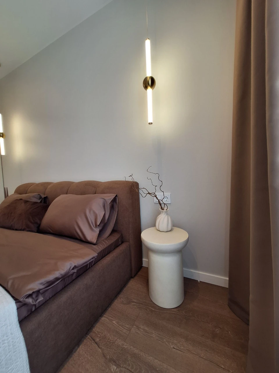 For Sale: 2-bedroom apartment, 42 sq m, with a new designer renovation!