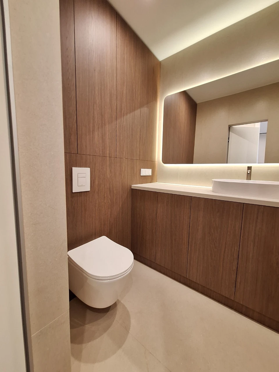 For Sale: 2-bedroom apartment, 42 sq m, with a new designer renovation!