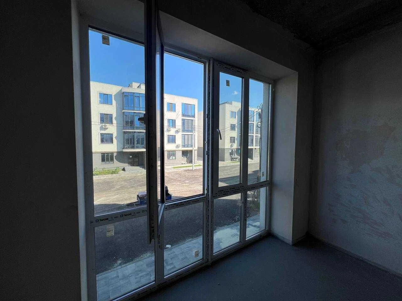 For Sale: Spacious and bright 2-bedroom apartment in Irpin