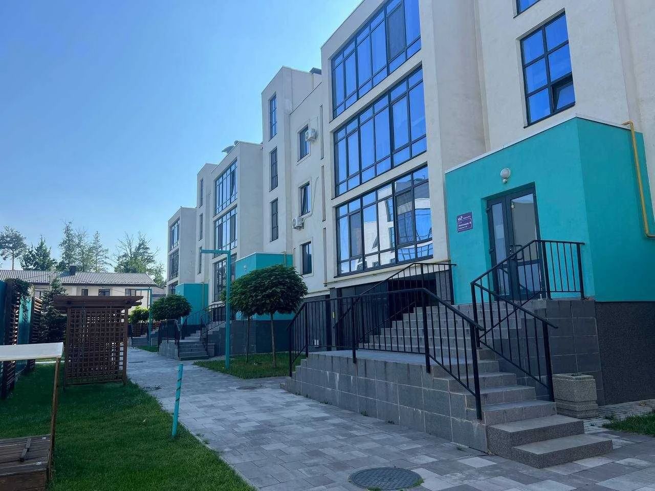 For Sale: Spacious and bright 2-bedroom apartment in Irpin