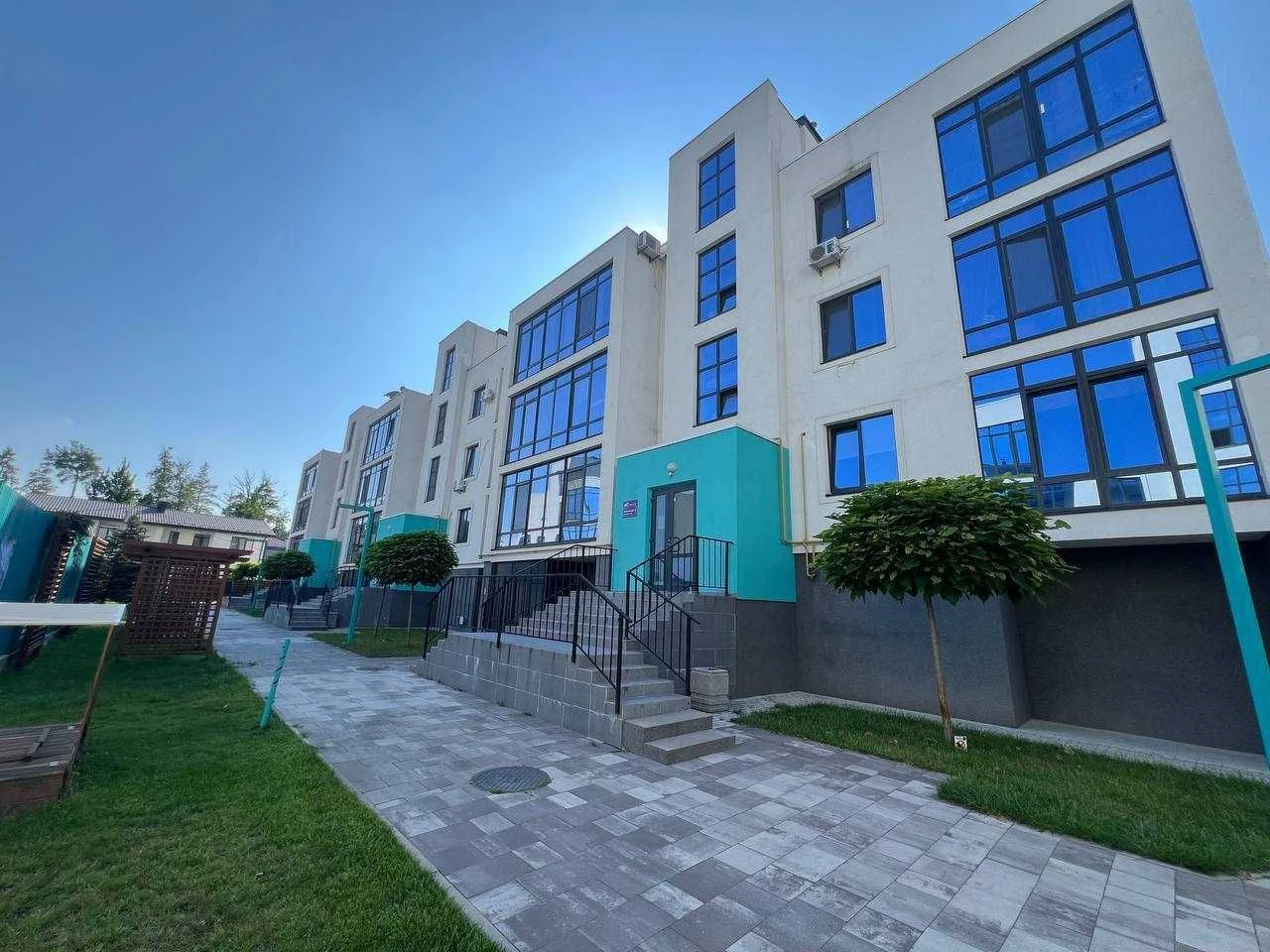 For Sale: Spacious and bright 2-bedroom apartment in Irpin