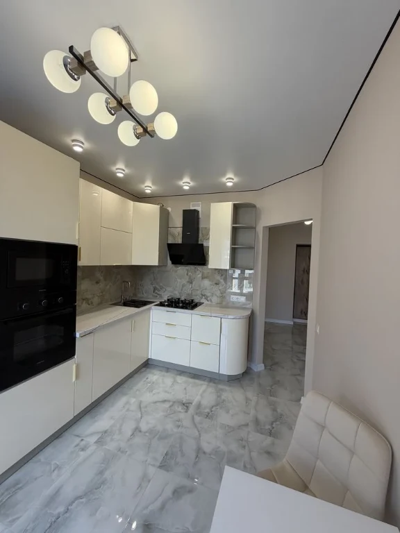 Stylish and high-quality one-bedroom apartment in "GL Club" residential complex!