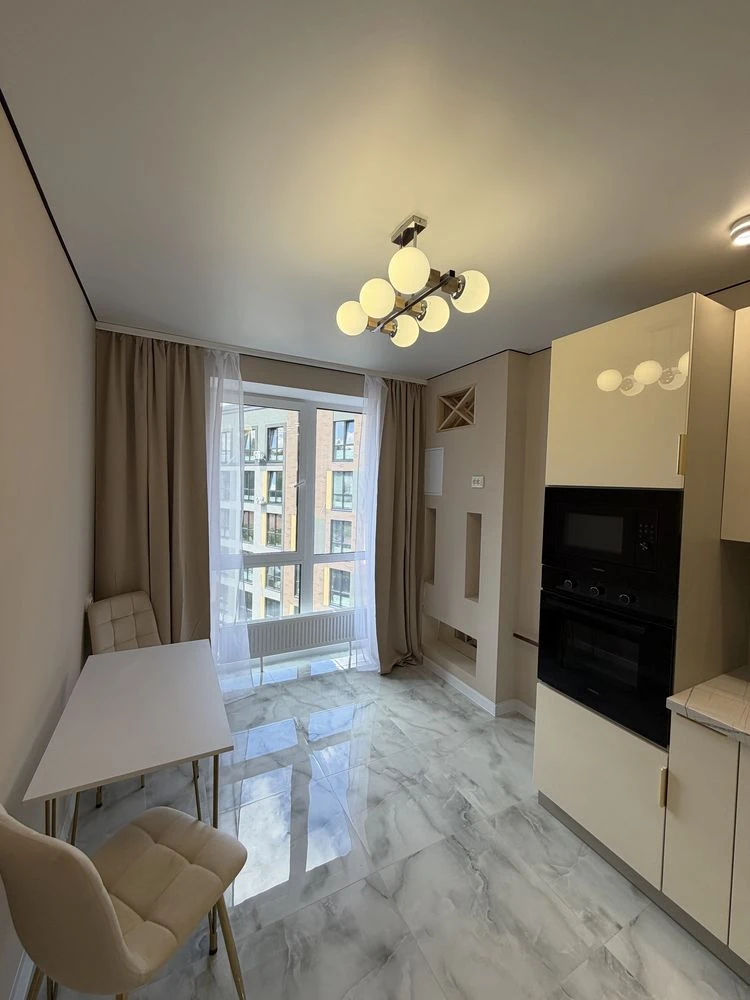 Stylish and high-quality one-bedroom apartment in "GL Club" residential complex!