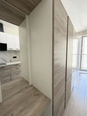 Apartment with New Renovation! Balcony! 10 minutes to Kyiv! Near the