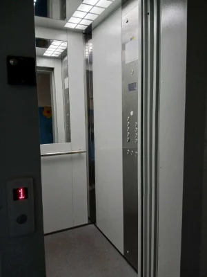 Spacious 3-room apartment in the city center, ready for renovation! Minimum