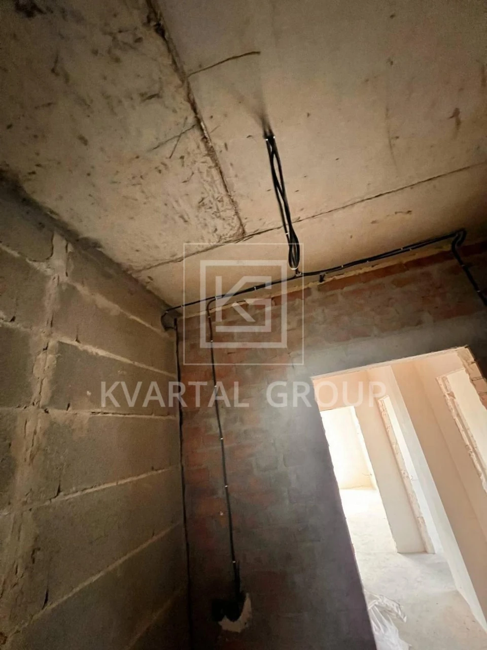 Простора двокімнатна квартира в центрі, 2к біля парку з поча