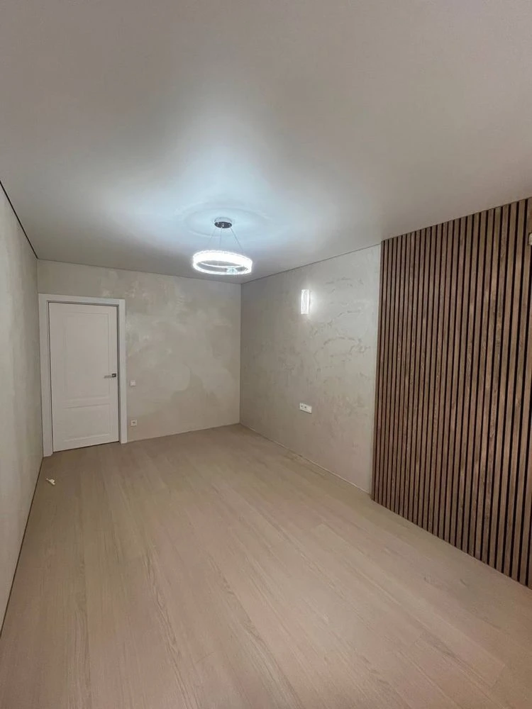 Без комісії! 2-кімнатна квартира 68 м² з ремонтом. Державні