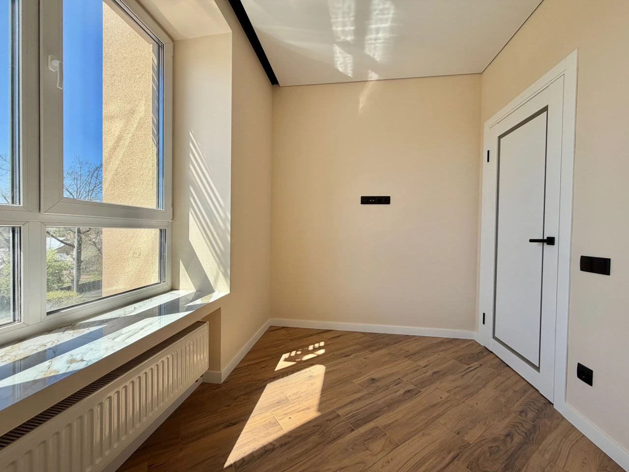 Two-bedroom apartment renovated in Central Premium