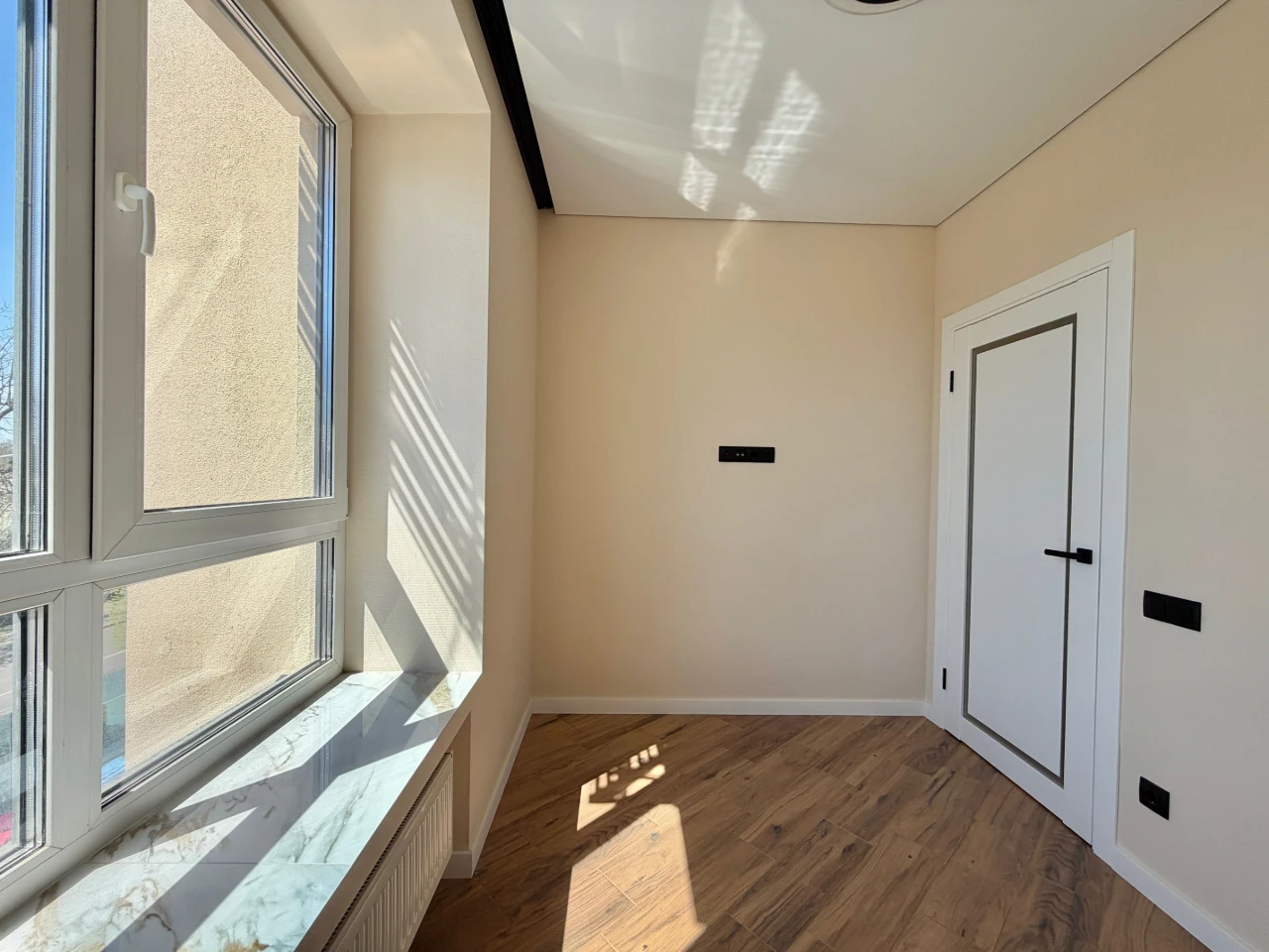 Two-bedroom apartment renovated in Central Premium