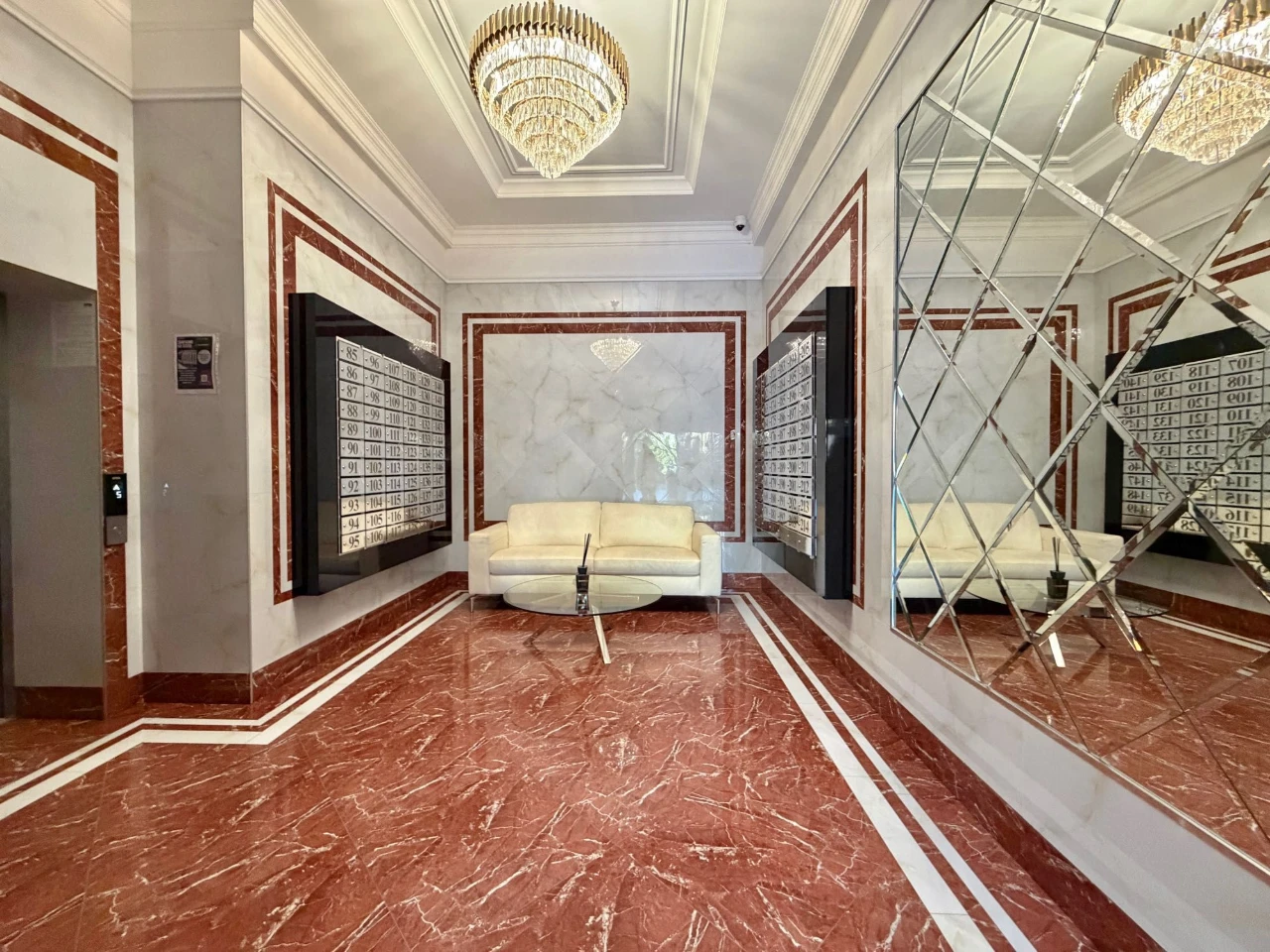 Two-bedroom apartment renovated in Central Premium