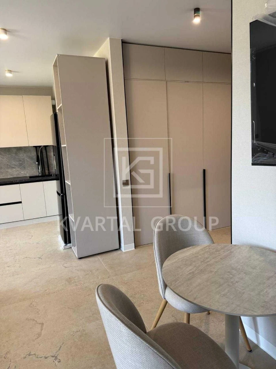 Apartment with Terrace, Irpin'