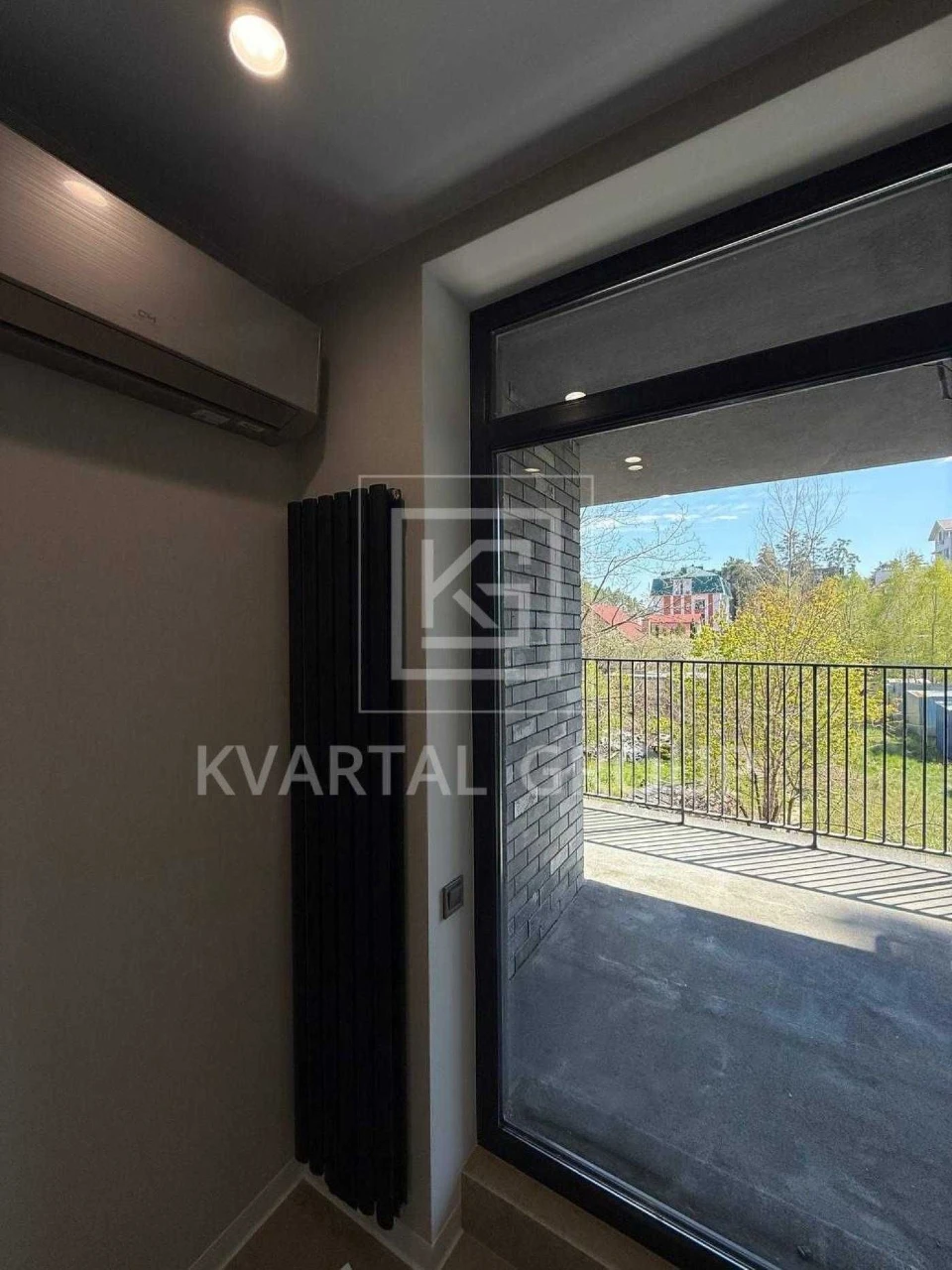 Apartment with Terrace, Irpin'