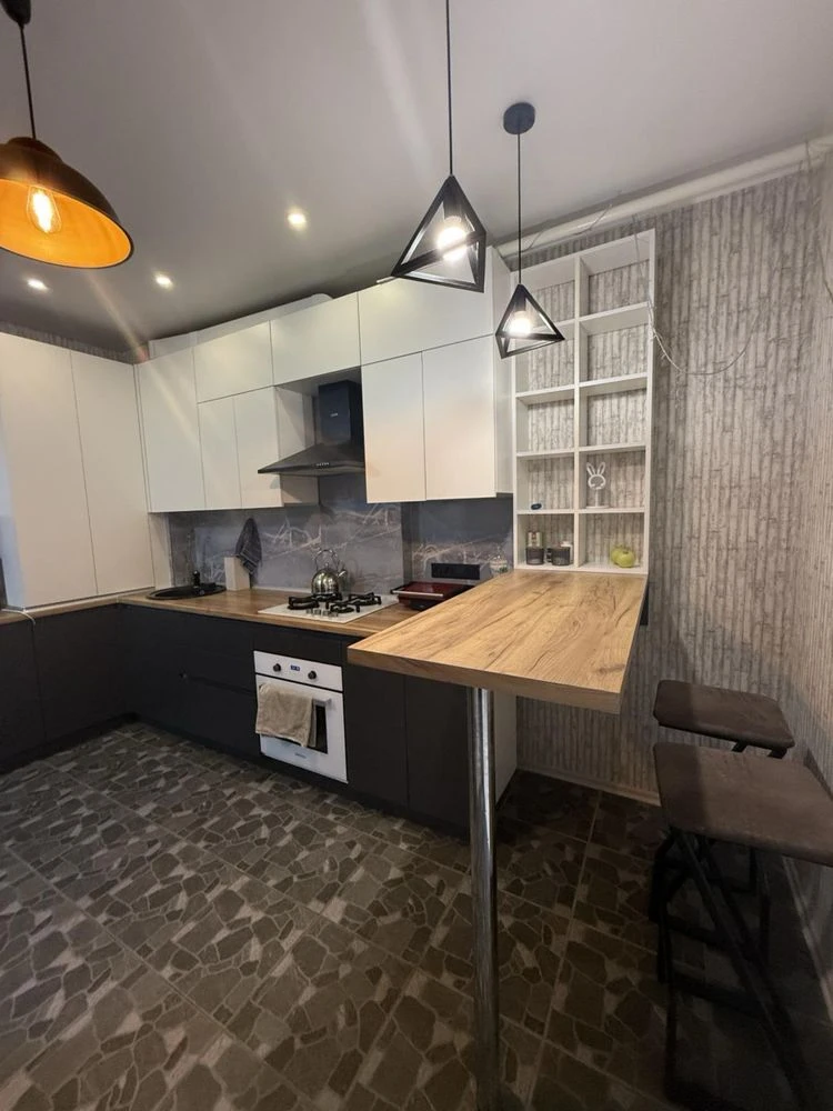 Sale of a two-bedroom apartment renovated