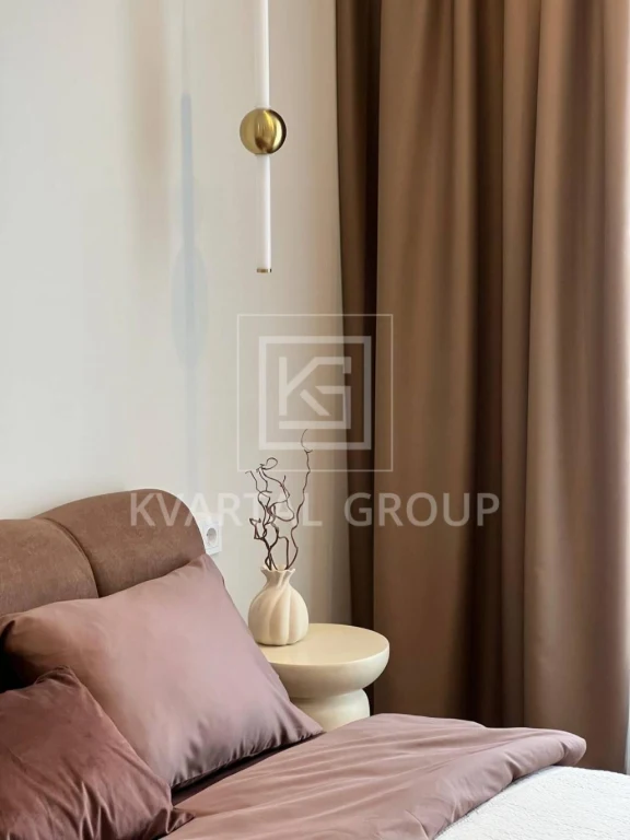 Two-bedroom apartment near the central park, large one-bedroom