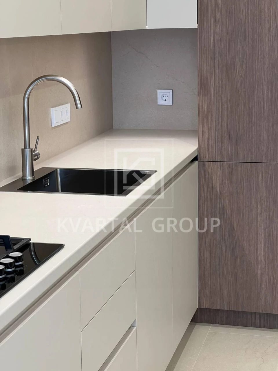 Two-bedroom apartment near the central park, large one-bedroom