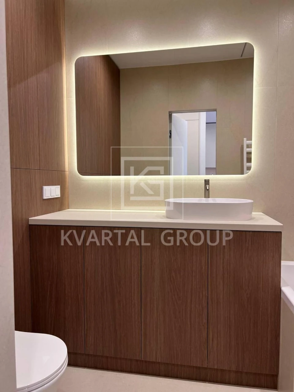 Two-bedroom apartment near the central park, large one-bedroom