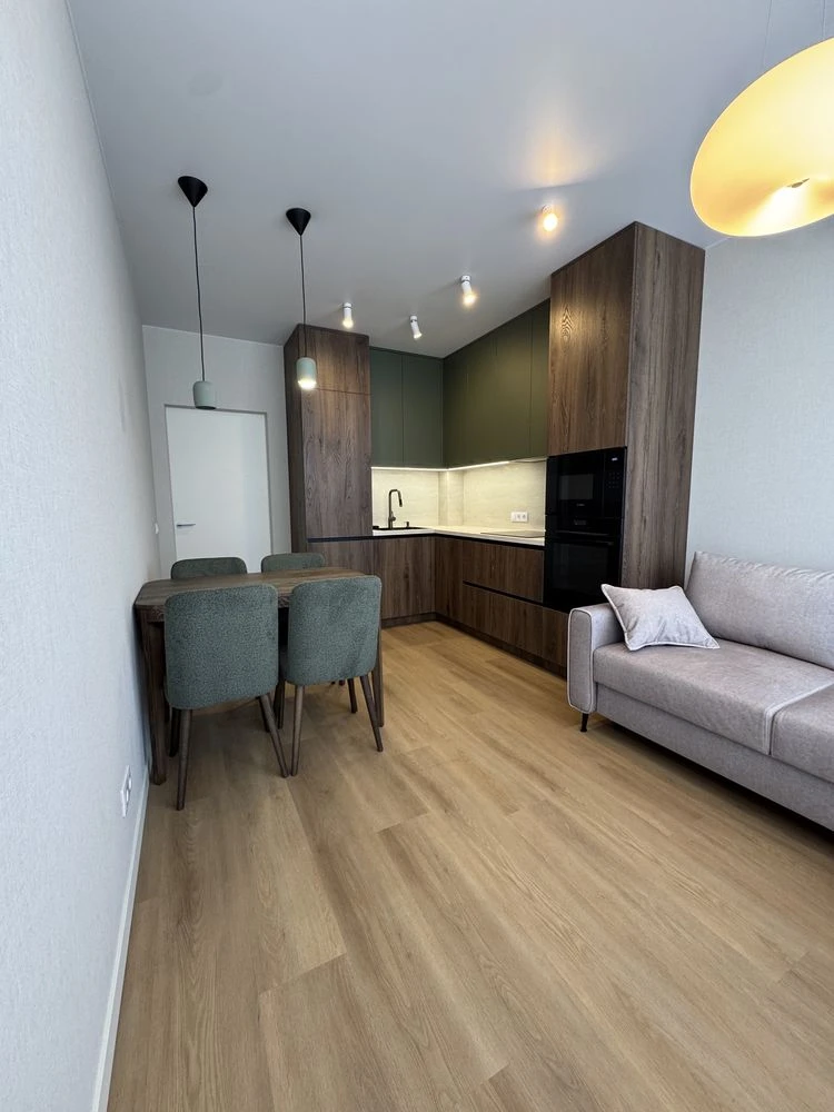 Продажа квартиры, Ирпень, ЖК "Центральный 2", 2-комн., 40 м², новый ремонт