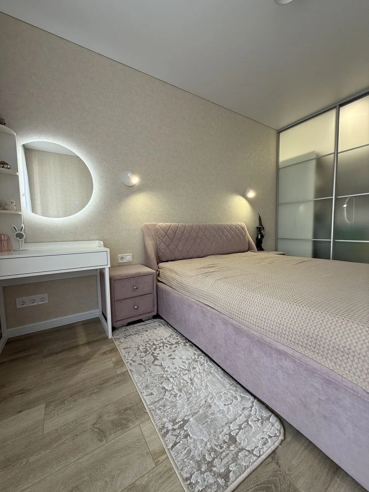 Urgent! Large 2-bedroom apartment with renovation, Synergy City